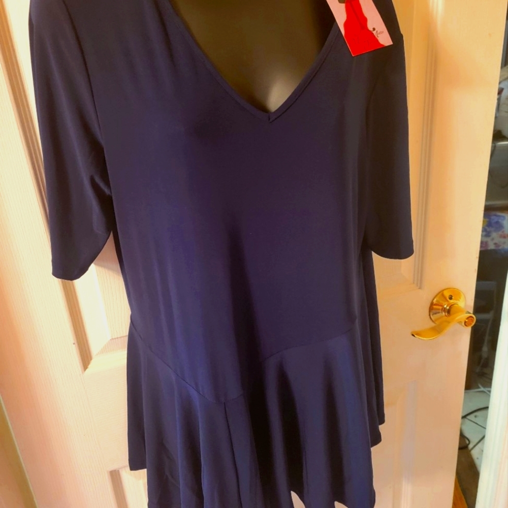 Top - Picture 2 of 8